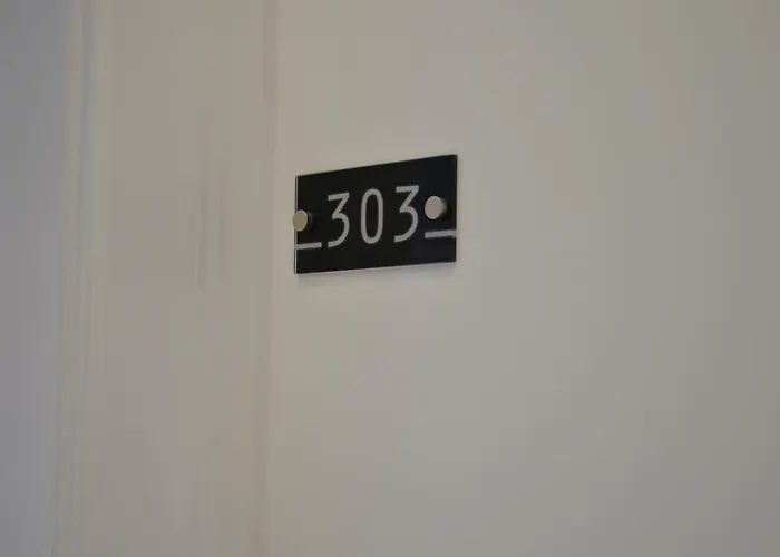 Edificio Charles 303